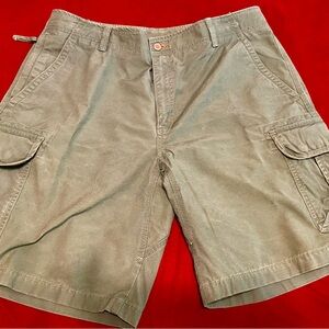 Kelly green L.L. Bean Men's Cargo Shorts -